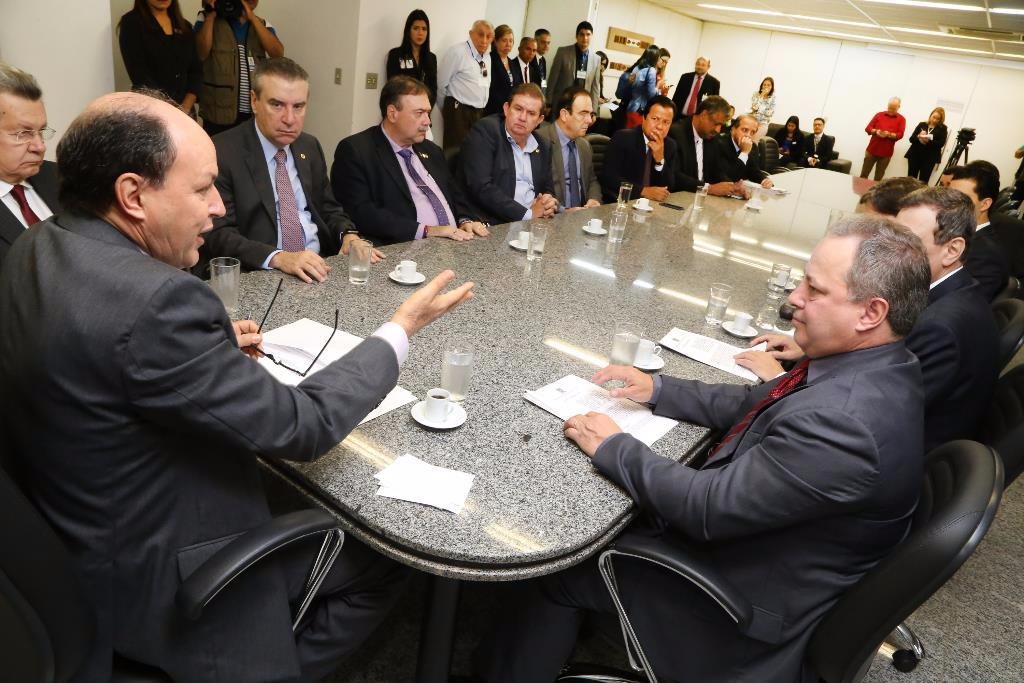 Assembleia Legislativa celebra termo de cooperação técnica com Sindifisco-MS Termo formaliza acompanhamento do Sindifisco-MS em ações que envolvam a categoria