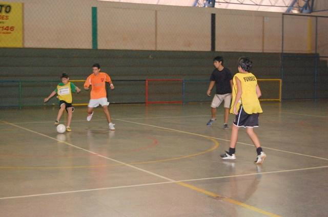 Os treinos de futsal acontecem de terça à sexta das 7h às 11h no Ginásio Municipal Flávio Derzi / Foto: Divulgação