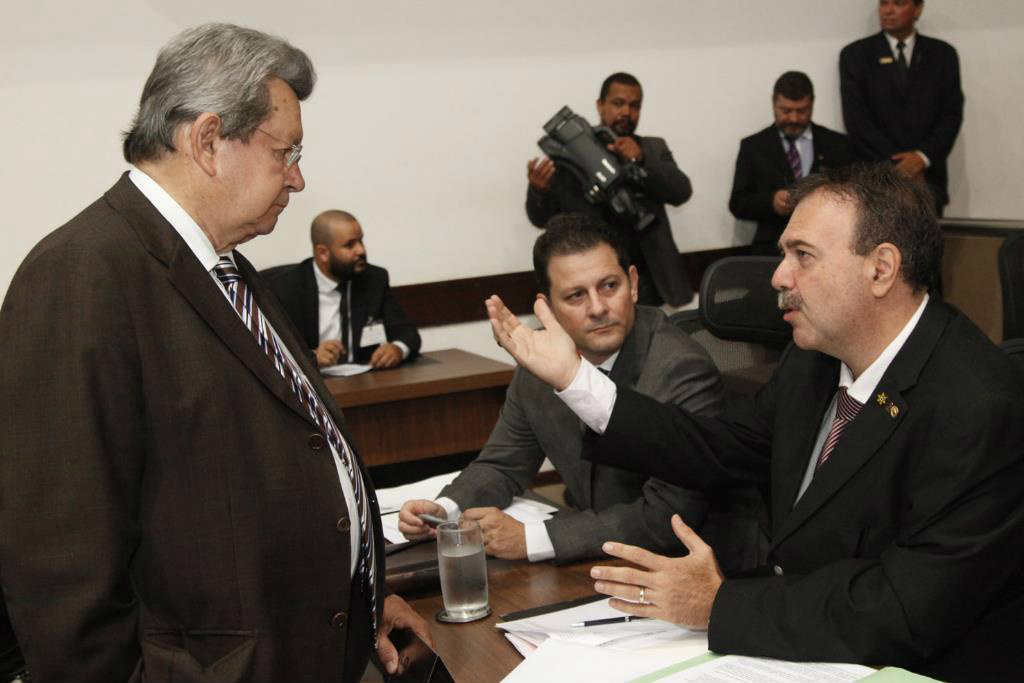 Estabelecimentos de estética poderão ser obrigados a ter tecnólogo Proposta é de autoria do deputado Dr. Paulo Siufi, à direita na fotoFoto: Divulgação