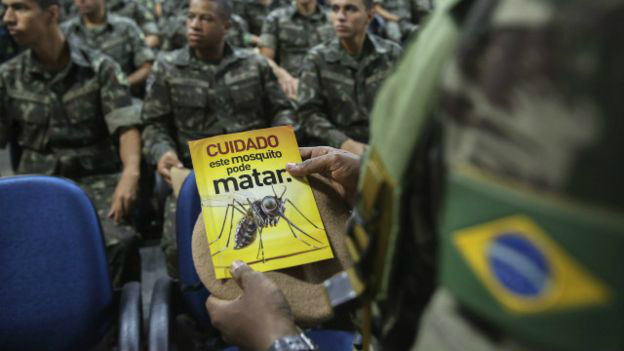 Butantan cobra verbas e diz que em três anos pode ter vacina contra zika BBC Brasil – Na corrida pela vacina, o Ministério da Saúde anunciou dias atrás que o trabalho ocorre em três instituições brasileiras: Instituto Butantan, em São Paulo, Instituto Evandro Chagas, no Pará, e na Bio-Manguinhos, que pertence ao sistema Fiocruz, no Rio de Janeiro. Os grupos trabalham em conjunto ou cada um desenvolve sua própria vacina?