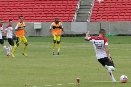 Após estreia ruim na Bolívia, Inter joga pressionado por vitória no Beira-Rio Após estreia ruim na Bolívia, Inter joga pressionado por vitória no Beira-Rio