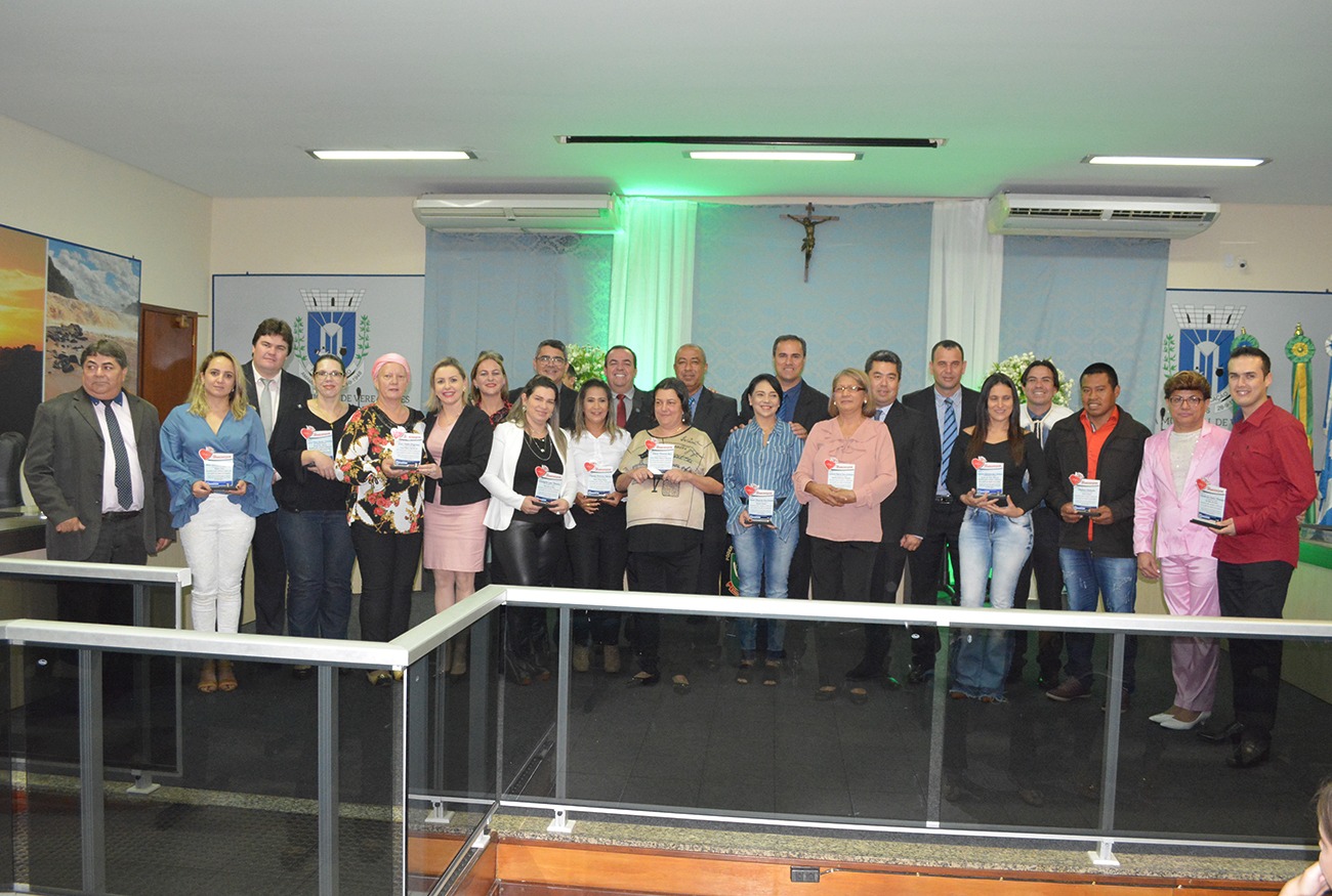 Foram homenageados enfermeiros, técnicos de enfermagem e auxiliares / Foto: Assessoria Câmara 