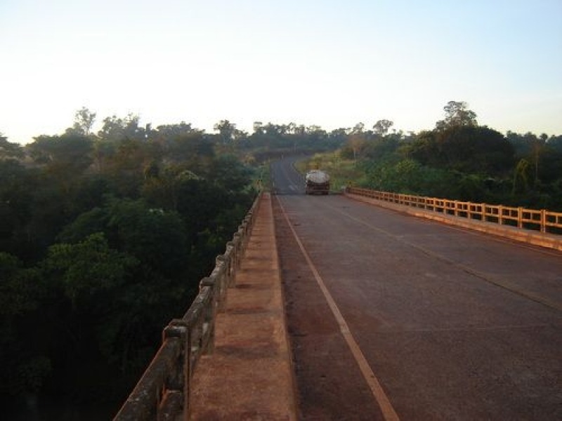 Janete quer lombada eletrônica nas proximidades da ponte do Rio Amambai / Foto: Divulgação