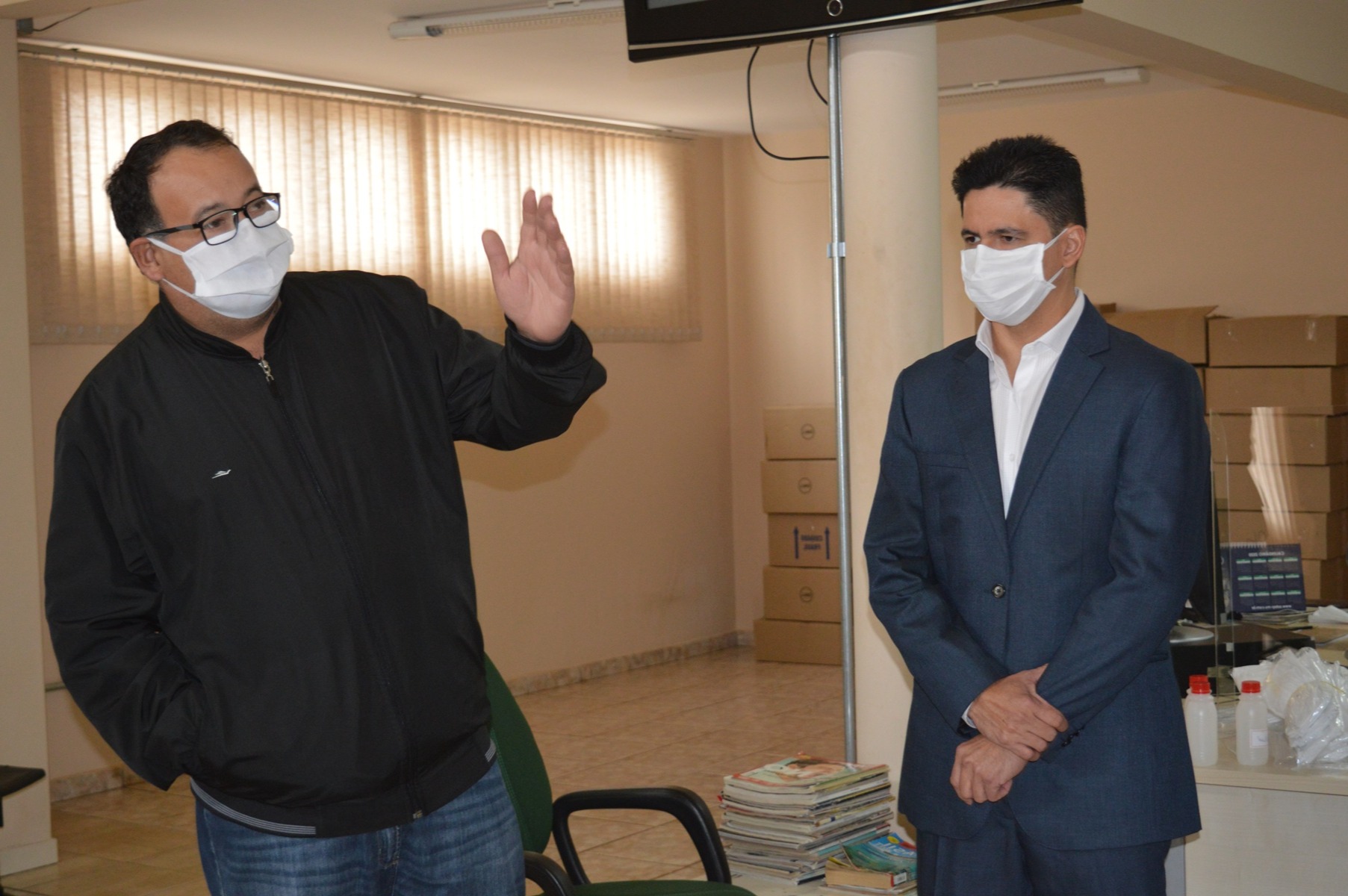 Defensor Público Marcelo Marinho e o prefeito de Amambai, Dr. Bandeira / Foto: Moreira Produções