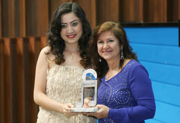 Músicos sul-mato-grossenses recebem Medalha Tom do Pantanal DJ Thay Pires recebeu homenagem da deputada Dione Hashioka