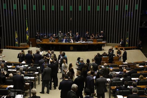 Câmara rejeita PEC que criava “distritão” para eleições de 2018 Plenário da Câmara rejeito PEC que instuituia distritão nas eleições de 2018