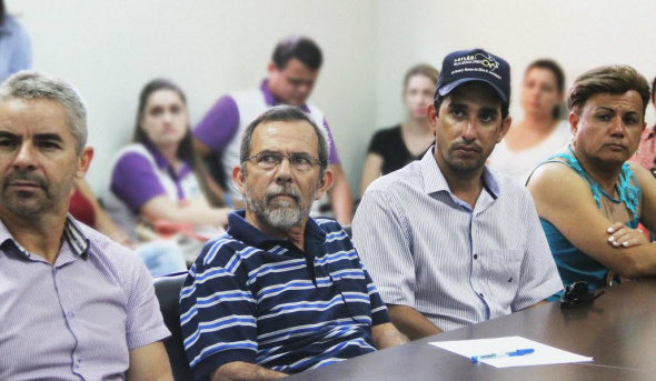 População da zona rural de Amambai deve participar do combate ao Aedes Aegypti Presidente do SRA, Ronan Nunes da Silva, participando de reunião de combate ao mosquito transmissor da dengueFoto: Assessoria