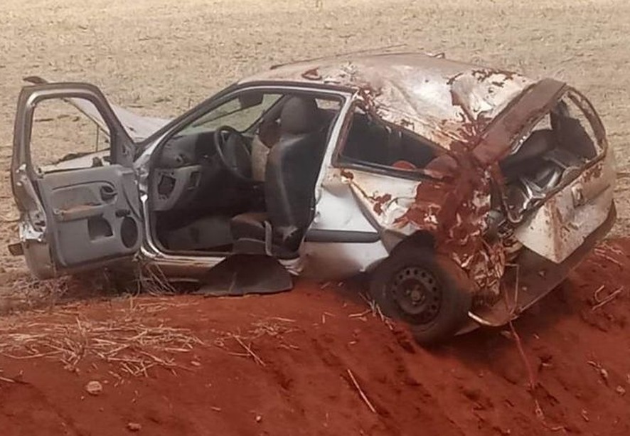 Amambai: capotamento na madrugada desta segunda (22) deixa duas pessoas feridas Foto: Divulgação