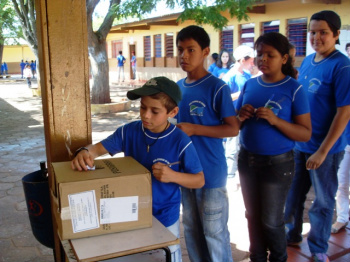 Alunos da Escola Cel. Felipe de Brum simulam eleição presidencial