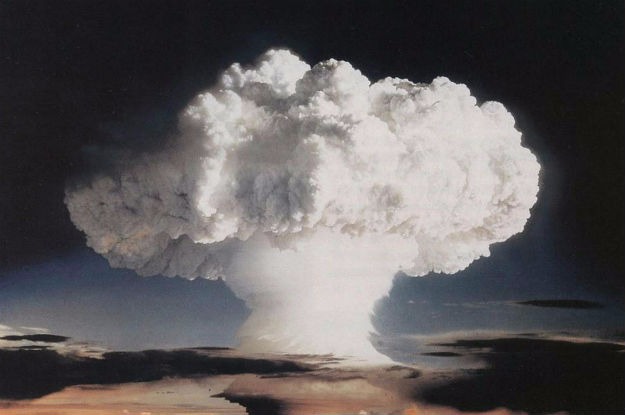 Nuvem causada por teste nuclear conduzido pelos EUA nas Ilhas Marshall em 1952. Foto: Governo dos Estados Unidos
