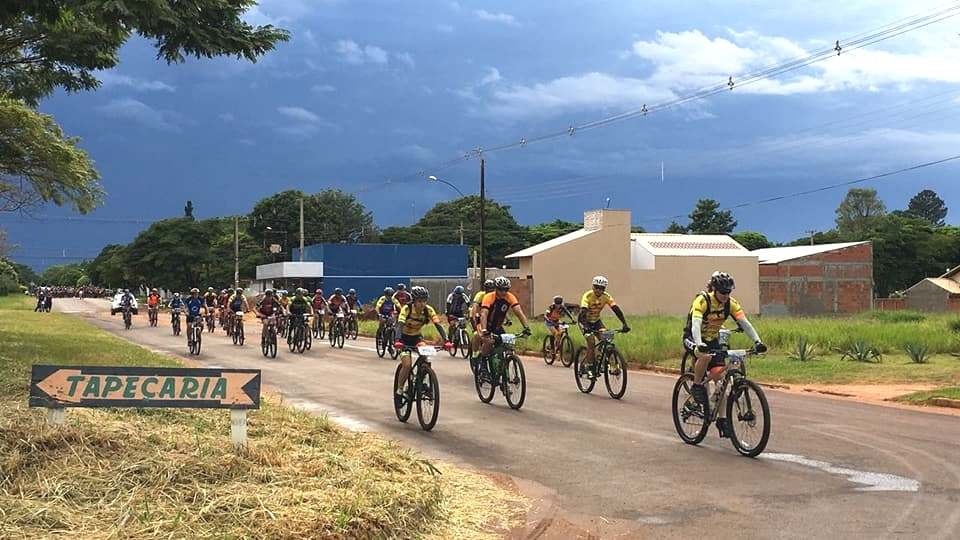 Campeonato Municipal de MTB acontece neste final de semana em Amambai A largada acontece na frente do União Esporte Clube / Foto: Moreira Produções