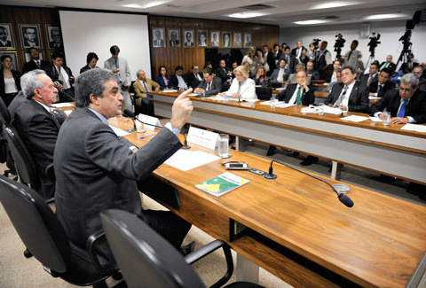 Para tentar resolver os conflitos o governo federal está disposto a direcionar recursos especificamente para este fim por meio de um fundo