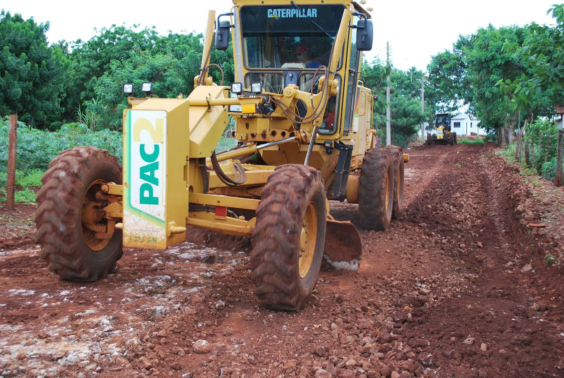 Prefeitura de Aral Moreira começa manutenção das ruas no município Maquinários trabalham a todo vapor para manter as vias em condições de tráfego.