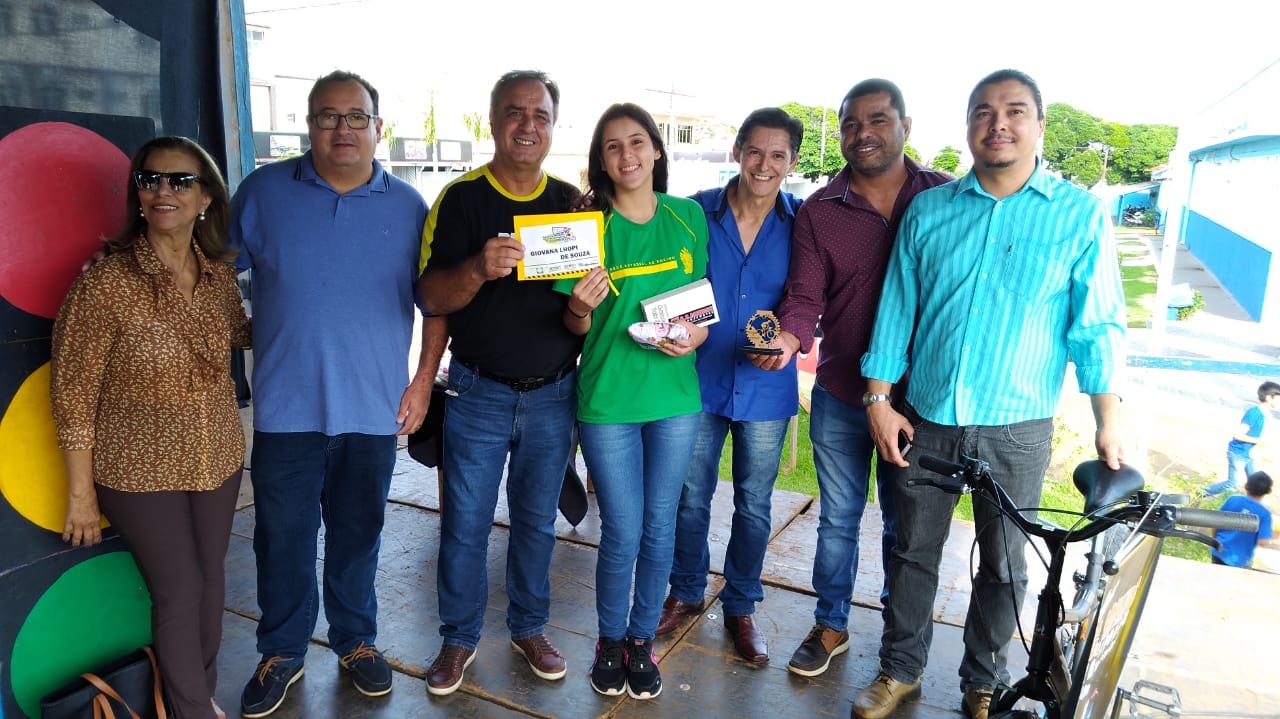 Detrat de Amambai encerrou campanha Maio Amarelo nesta sexta (31) A ganhadora do concurso de redação foi a aluna da escola Felipe de Brum, Giovana Lhopi de Souza