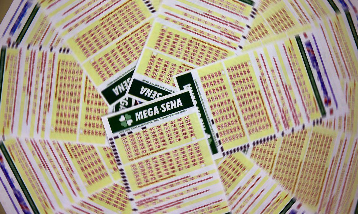 Mega-Sena acumula e próximo concurso deve pagar R$ 42 milhões Foto: Agência Brasil
