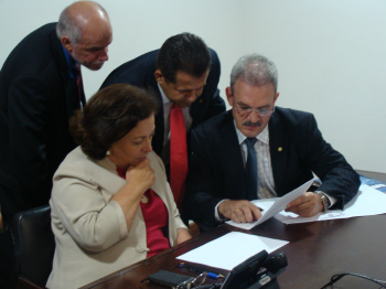 Pedido de pagamento de R$ 59,5 milhões a MS é feito por deputado à ministra Deputado Geraldo Resende, em reunião com a ministra Ideli Salvatti.