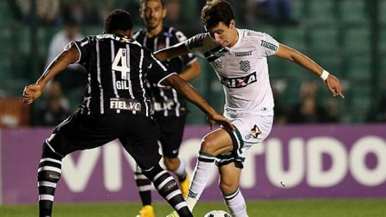 Figueirense bate Corinthians e reage no Brasileirão Figueirense bate Corinthians e reage no Brasileirão