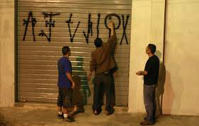 PMA autua em R$ 9 mil pichadores detidos pela Polícia Militar