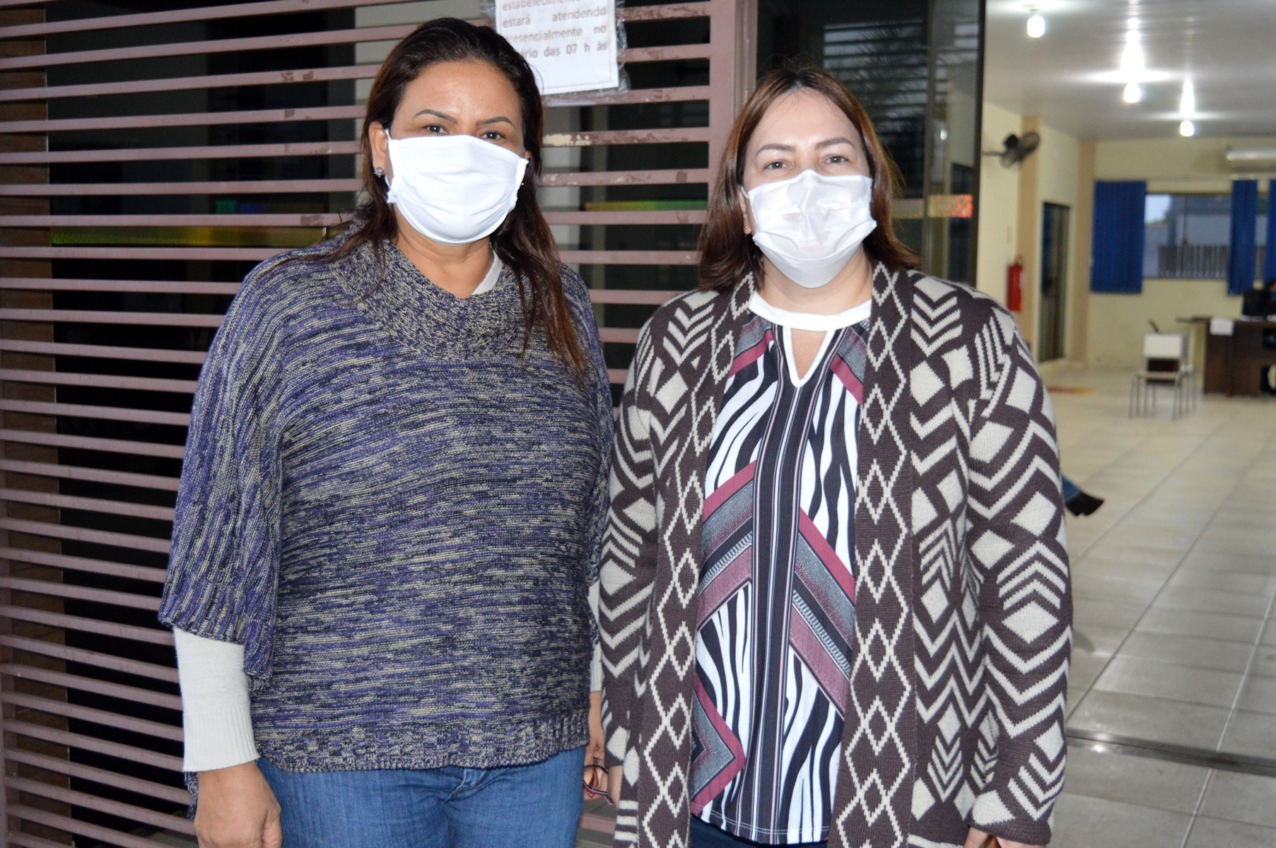 E/D: Vice-presidente e presidente eleitas do Simted, Nídia Pereira Rivarola e Erli Fernandes da Silva, respectivamente. 