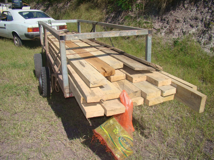 PMA apreende carro transportando madeira ilegal da Bolívia
