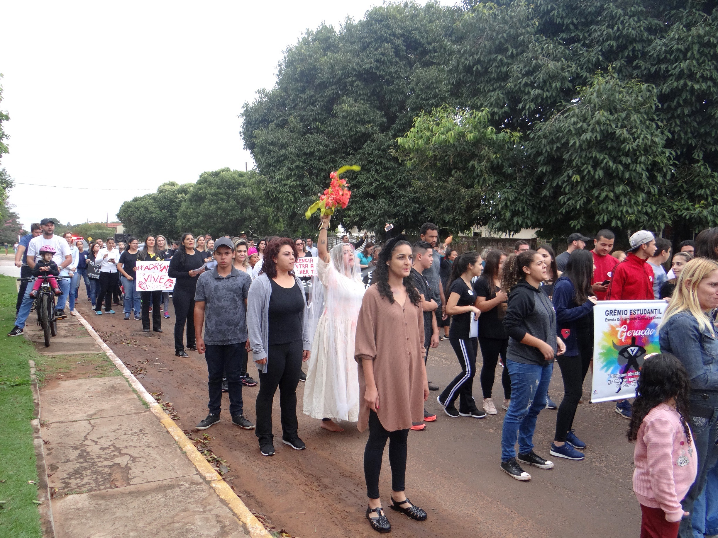 Amambai realizou mobilização no sábado (1º) contra o feminicídio Foto: Moreira Produções