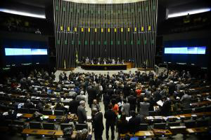 Câmara aprova texto principal da minirreforma eleitoral Brasília - O deputado Henrique Fontana (PT-RS) criticou o fato de a proposta não limitar um teto para gastos de campanhas (Fabio Rodrigues Pozzebom/ABr)