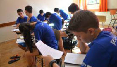 Olimpíada de Língua Portuguesa prorroga inscrições até 15 de maio Alunos do 5º ano do ensino fundamental ao 3º ano do ensino médio podem participar da Olimpíada de Língua Portuguesa Foto: Elza Fiuza/Agência Brasil