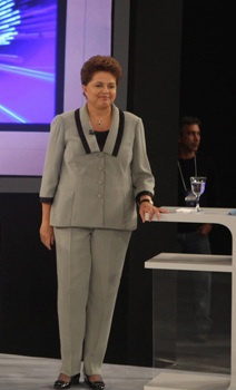Dilma diz que temas como educação e saúde ganharam sentimento durante debate Dilma diz que temas como educação e saúde ganharam sentimento durante debate