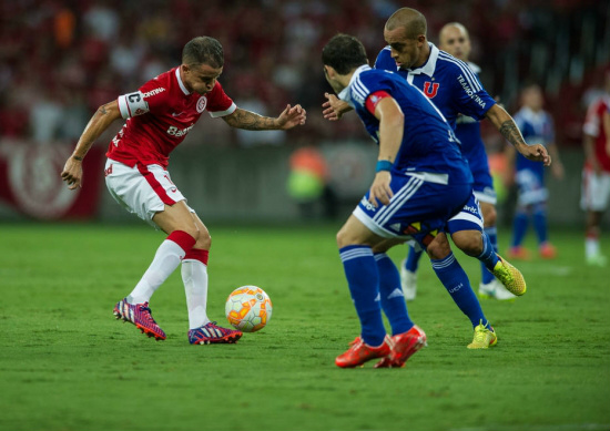 Contra La U, Inter ganha o primeiro jogo na Libertadores D'Alessandro fez o primeiro gol do Inter no jogo disputado no Beira-Rio