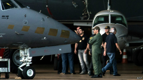 Análise de mensalão tucano pode ficar para 2015 Petistas condenados, como José Dirceu (foto), começaram a cumprir penas