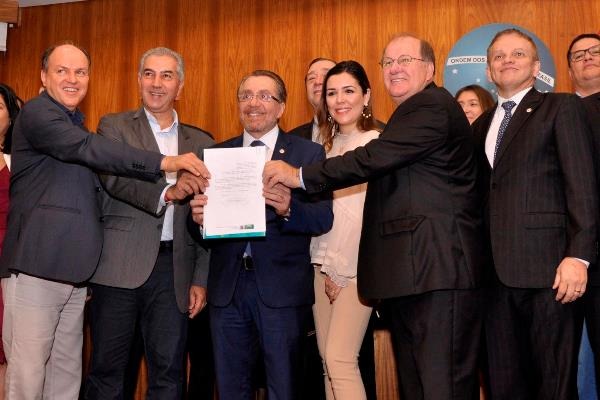 Nova lei permite que advogados autentiquem cópias de documentos Lei foi sancionada durante ato solene na sede da OAB/MS / Foto: Luciana Nassar