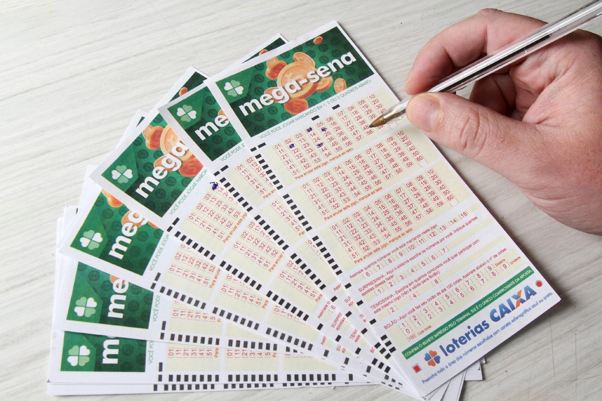 Confira o resultado da Mega-Sena 2380 deste sábado; prêmio é R$ 43 milhões