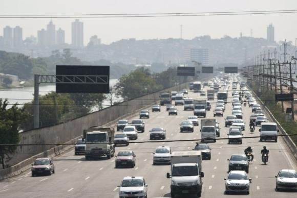 Carro é um dos meios de transporte mais usados pelos brasileiros