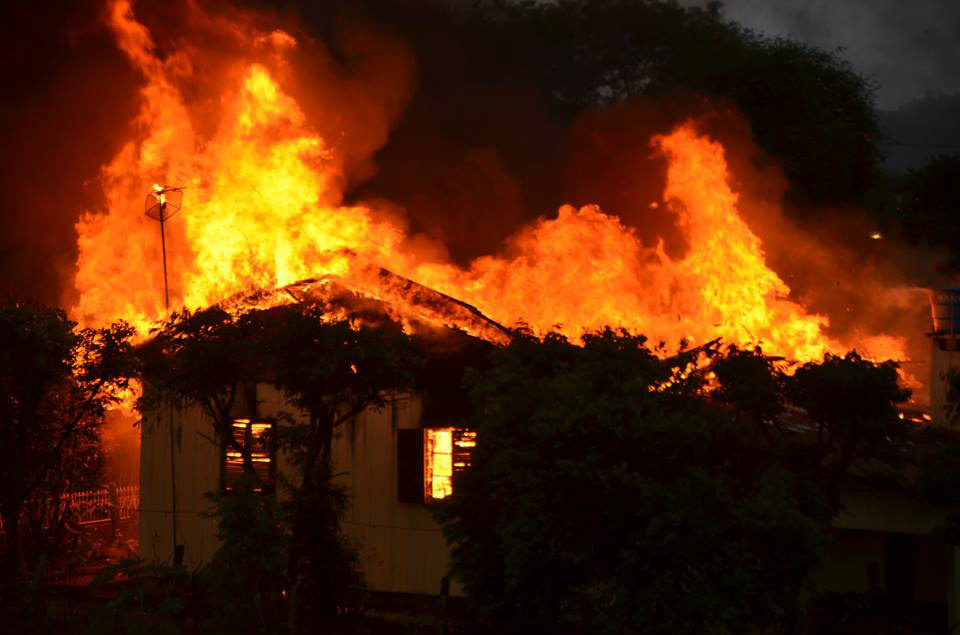Idoso morre carbonizado e mulher é salva de incêndio em residência em Amambai Foto Ilustrativa