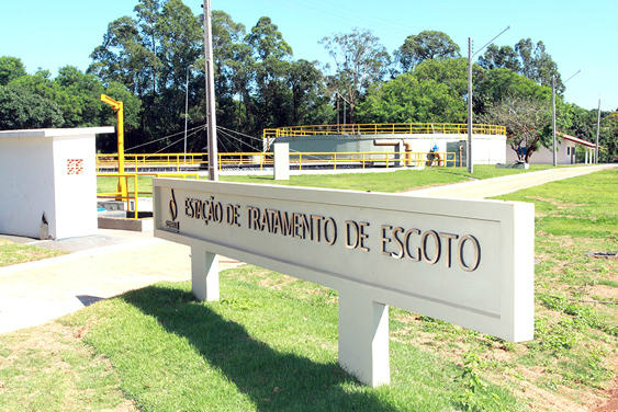 Dourados ganhará obras de saneamento que somam mais de R$ 107 milhões Com a conclusão da ampliação da ETE Água Boa e as demais obras, Dourados chega ao índice de 65% de coleta e tratamento de esgoto.