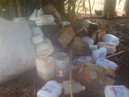 PMA autua fazendeiro em R$ 17 mil por destinação irregular de embalagens