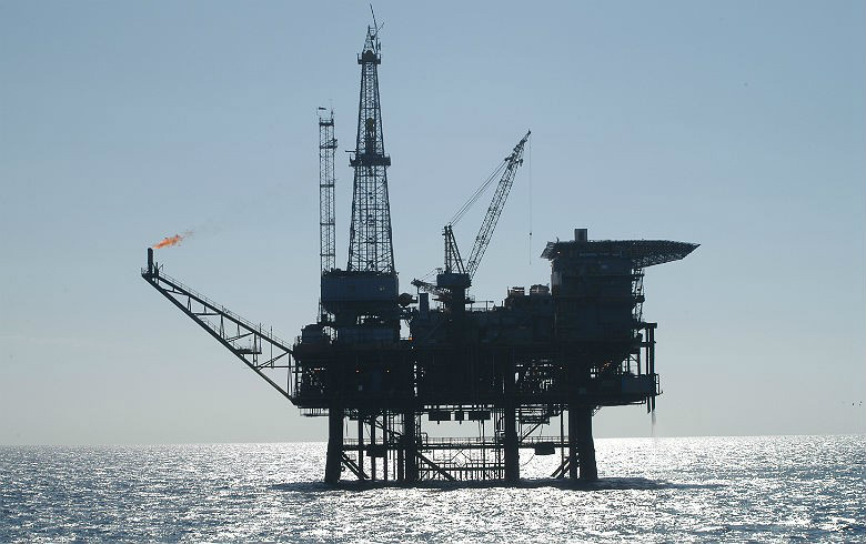 Concentração da riqueza diminuiu em dez anos, mas cinco estados ainda detêm 65% Plataforma de extração de petróleo no Espírito Santo, estado que ampliou participação na atividade econômica do país