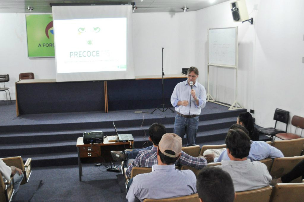 Governo capacita 330 profissionais para atender produtores no Precoce MS Superintendente Renato Roscoe