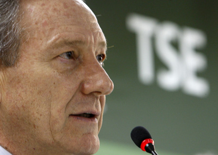 Presidente do TSE pede ao eleitor para “votar com convicção e consciência” Presidente do TSE pede ao eleitor para “votar com convicção e consciência”