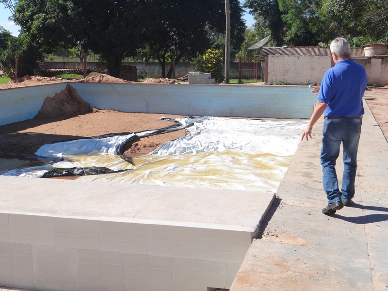 Clube Milionários passa por reforma para melhor atender os seus sócios A piscina está em processo de reforma / Foto: Moreira Produções