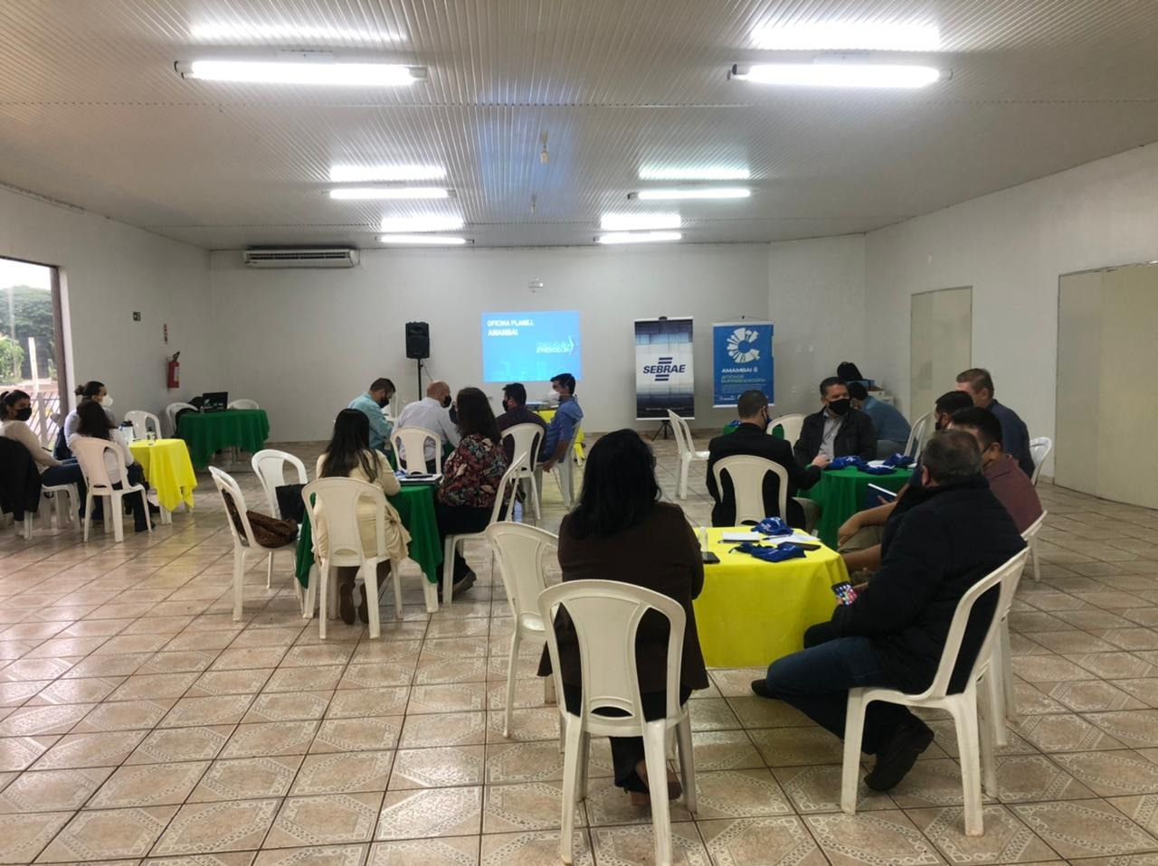 Prefeitura define ações para o Plano de Desenvolvimento Econômico em Amambai Interlocutores de Amambai debateram quais seriam as principais necessidades do município.