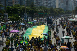 Manifestantes vão às ruas em defesa da Operação Lava Jato Foto: Divulgação