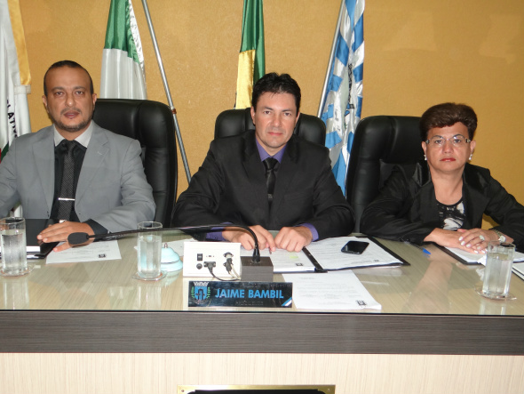 Vereadores de Amambai reiniciam sessões aprovando projetos de leis Membros da mesa diretora do legislativo de AmambaiFoto: Moreira Produções