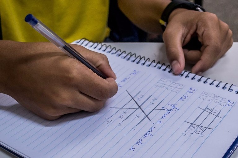 Manter média de três horas de estudo por dia é suficiente para realizar uma boa prova 