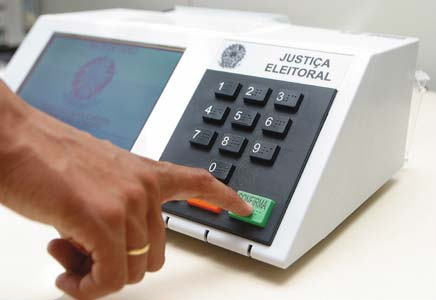Em todo o país, apenas 686 urnas eletrônicas foram substituídas até as 10h30 Em todo o país, apenas 686 urnas eletrônicas foram substituídas até as 10h30
