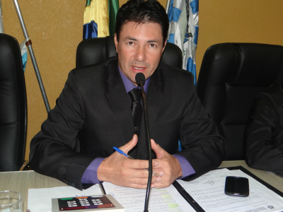 Vereadores de Amambai reiniciam sessões aprovando projetos de leis Presidente do legislativo municipal, vereador Jaime Bambil (PT do B) / Foto: Moreira Produções