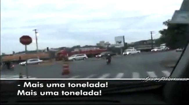 Traficantes debocham e filmam entrada no País