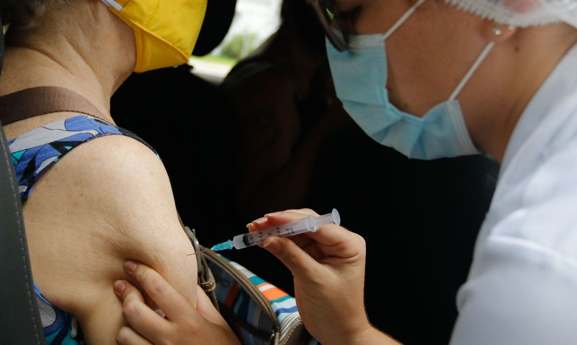 Covid-19: Brasil registra 17,4 milhões de casos e 488,2 mil mortes Foto: Agência Brasil