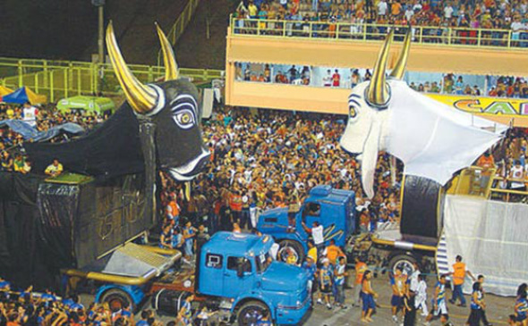 Carnaboi mistura carnaval e folclore amazonense