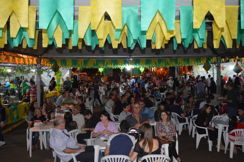 Amambai já se prepara para as festas juninas, julinas e agostinas Arraiá da Família reúne centenas de pessoas todos os anos / Foto: Moreira Produções